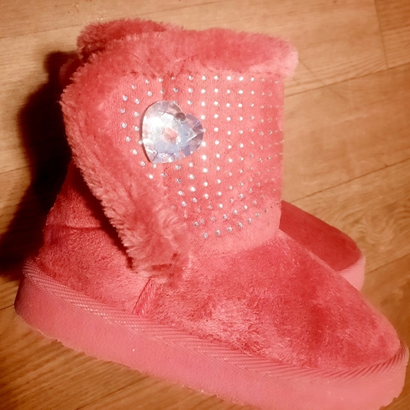SOLD Size 11 Pink Fur Rhinestone Boots - Picture 3 of 11